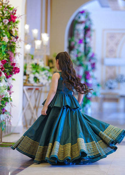 Seerat SHIREEN girls teal luxury raw silk peplum and lehenga set
Detailed hand-crafted Adda work on Seerat SHIREEN teal peplum
Breathtaking 10-yard flare on Seerat SHIREEN teal raw silk lehenga