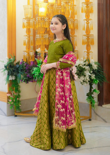 Seerat Seemab – Emerald Green Korean Silk &amp; Jamawar Lehenga Set