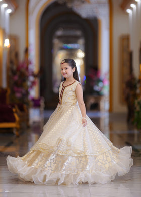 Seerat GULAAL girls off-white tissue banarasi lehenga set front view
Close-up of red stone and Tilla work on Seerat GULAAL bodice
Full 12-yard flare of Seerat GULAAL lehenga